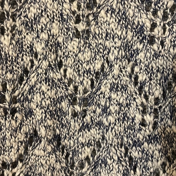 Mimi Maternity medium white and navy/grey sweater; band at bottom; oversized - Picture 5 of 9